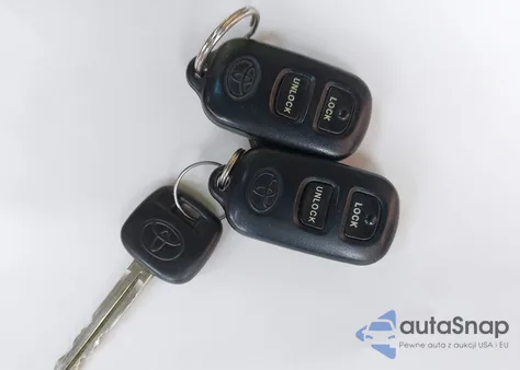 2004 Toyota Corolla Le из США, поврежденный, VIN 1NXBR32E94Z278186